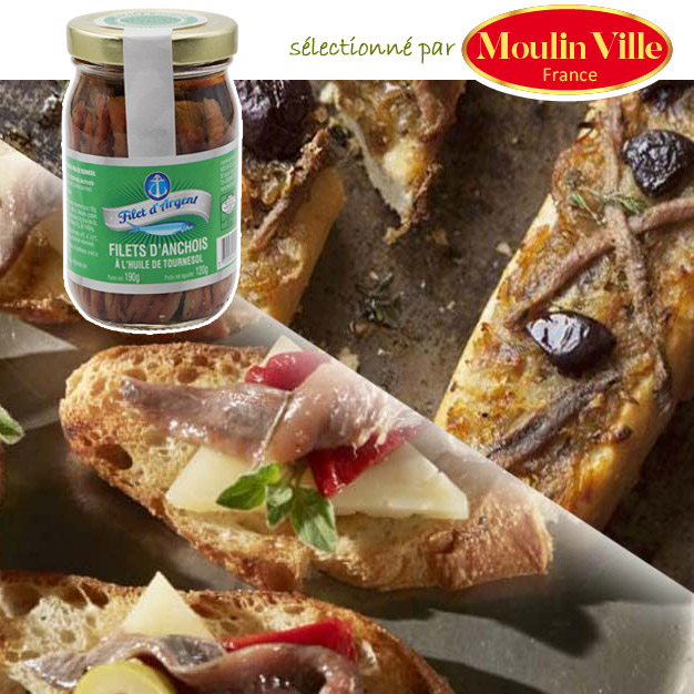 Tartine de pain à l'anchois en boîte et huile d'olive
